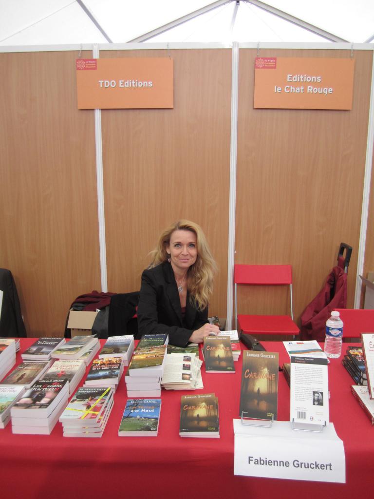 Fabienne Gruckert au stand de son éditeur TDO